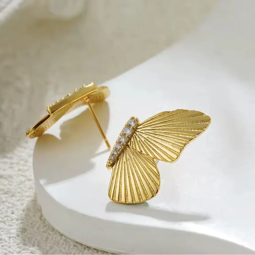 18K gold pallet Anthrpologie Elegant Gold Butterfly Earrings Diamond unique